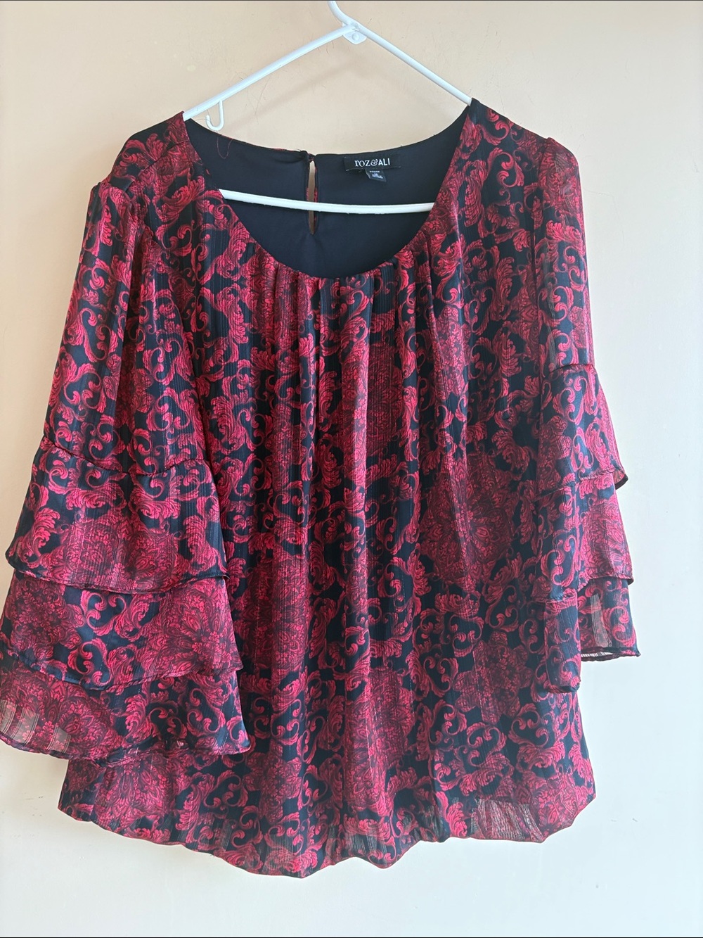 Roz & Ali Red Floral Ruffled Sleeve Blouse